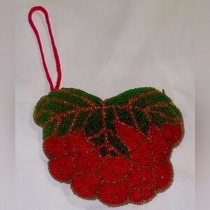 Beaded coin purse red green berries